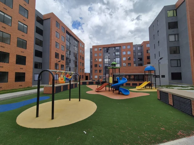 Parque infantil del conjunto